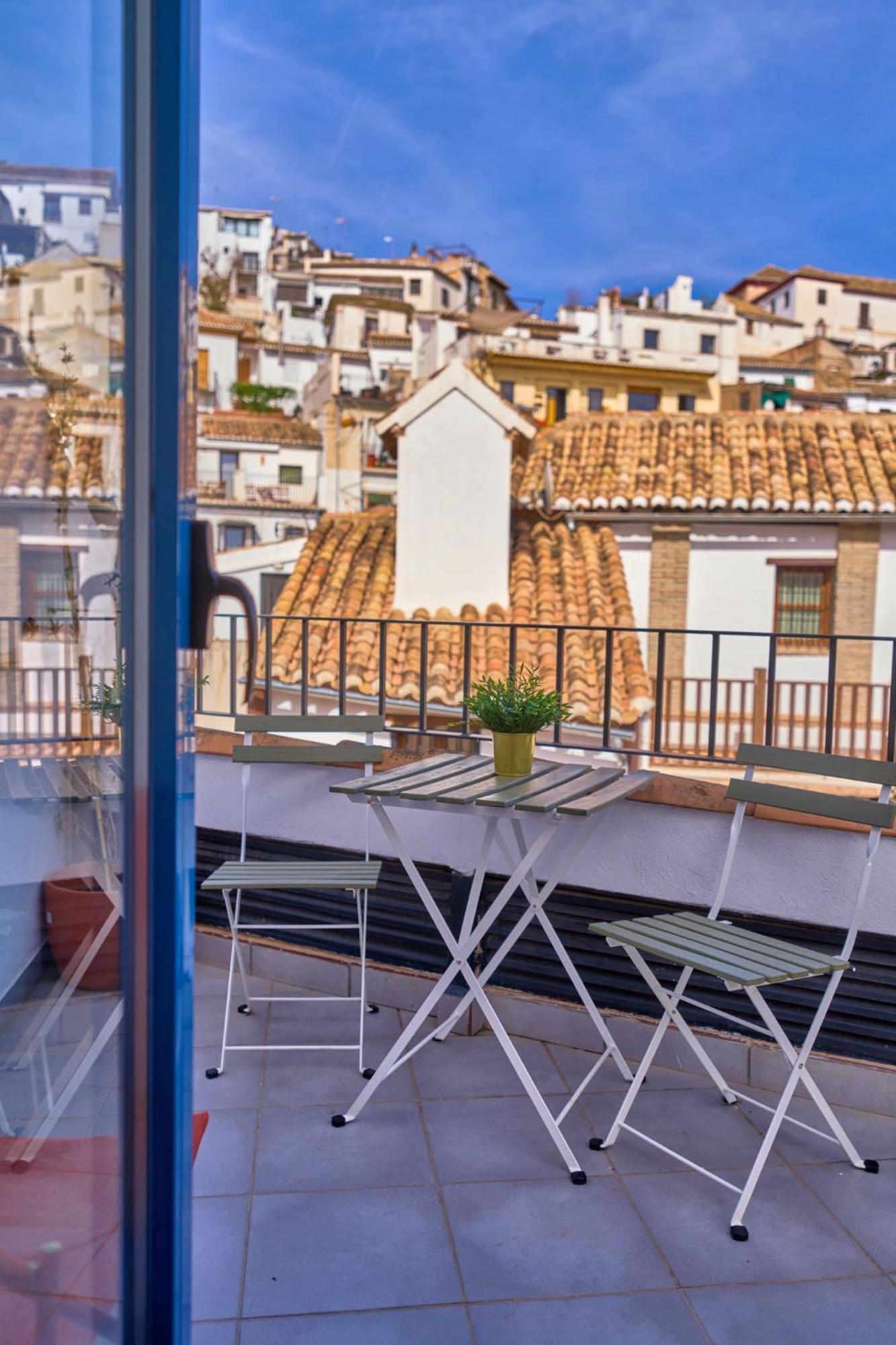 Rueda Bolas - Hostatel Granada